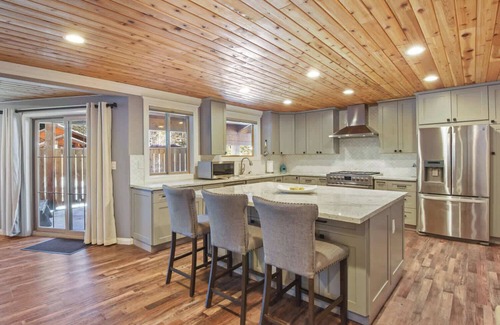 Alpine Meadows Casa | Alpine Chalet – Nature Lovers Rejoice! Chic 4 BDR