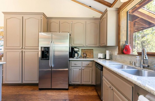 Alpine Meadows Casa | Alpine Escape by Tahoe Getaways - Palisades Ski Shuttle to Slopes