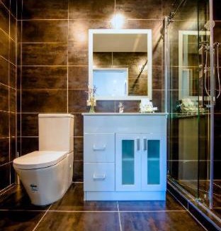 Upper Riccarton Hotel | Alpine Hotel