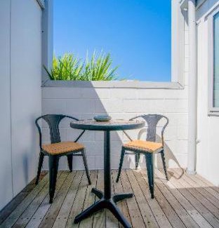 Upper Riccarton Hotel | Alpine Hotel