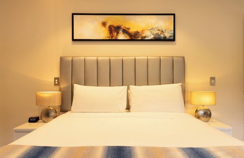 Upper Riccarton Hotel | Alpine Hotel