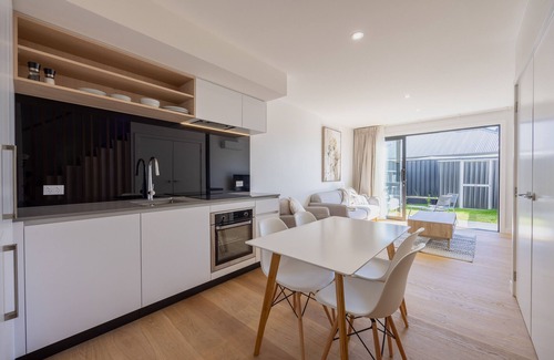 Albert Town Apartamento | Alpine Junction Townhouse Apartments