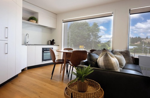 Albert Town Apartamento | Alpine Junction Townhouse Apartments