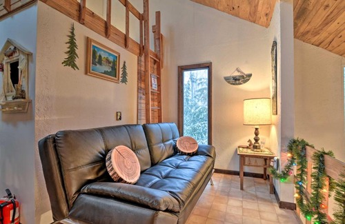Alpine Lake Casa | Alpine Lake Resort Chalet with Indoor Pool Access!
