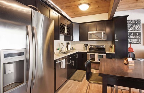 Tahoe City Casa | Alpine Manor Retreat | Mountain Relaxation