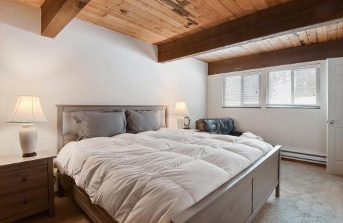 Olympic Valley Casa | Alpine Manor Retreat Mountain Relaxation