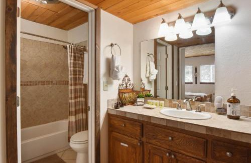 Olympic Valley Casa | Alpine Manor Retreat Mountain Relaxation