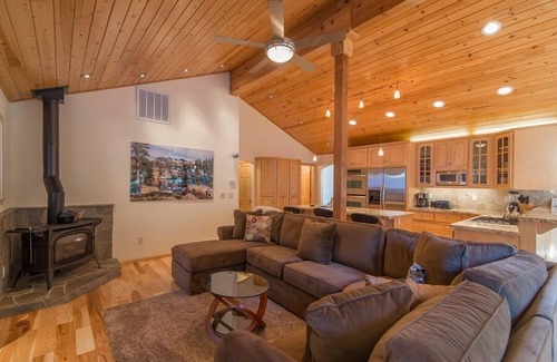 Alpine Meadows Casa | Alpine Meadows home w/ Private Hot Tub, Close to hiking, Fireplace- Mineral Springs Getaway