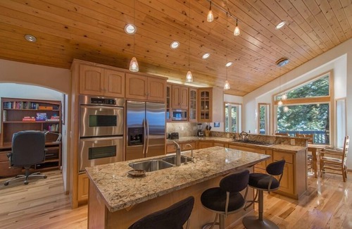 Alpine Meadows Casa | Alpine Meadows home w/ Private Hot Tub, Close to hiking, Fireplace- Mineral Springs Getaway