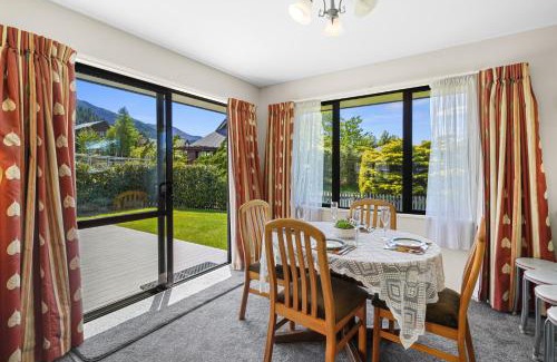 Hanmer Springs Casa | Alpine Peek - Hanmer Springs Holiday Home