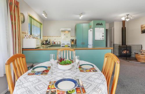 Hanmer Springs Casa | Alpine Peek - Hanmer Springs Holiday Home