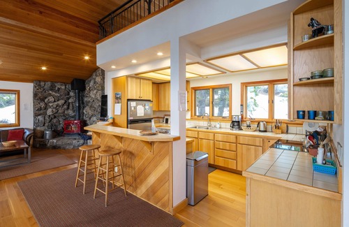 Twin Peaks Casa | Gorgeous 4br Home con impresionantes vistas Bañera de hidromasaje y. Cerca Presidente Sherwood en Alpine Meadows!