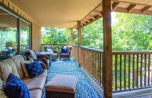 Blowing Rock Cabaña | Alpine Walking Distance To App Ski 2 Bedroom Cottage by Redawning