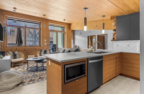 Teepee Town Condominio | Alps #201- LEED Gold Certified!