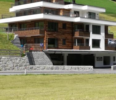 Juns Apartamento | Alps Tux