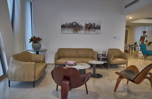 Hunupitiya Apartamento | Altair Luxury Colombo by Miracle apartment,fitness room in enchanting Colombo