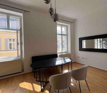 Sankt Leonhard Apartamento | Altbauwohnung im Univiertel!