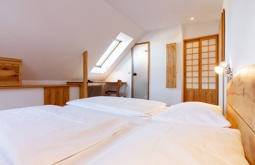 Munchen District Hotel | Alter Wirt GmbH in Grünwald