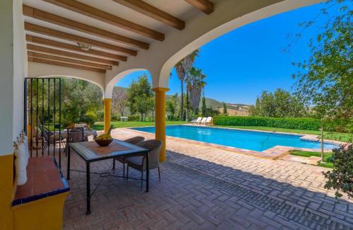 Arcos de la Frontera Casa | Alterhome Private Villa Cortijo Sierra y Lago