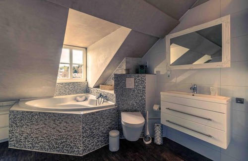 Weibern Casa | Altes Schwesternhaus - Homesite Apartments