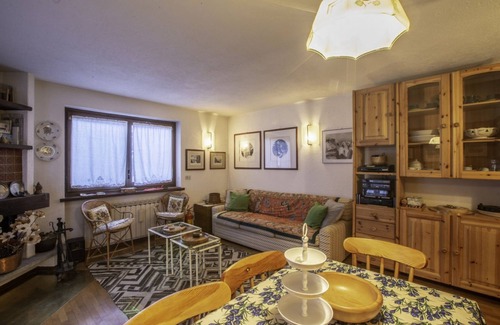 Dolonne Apartamento | ALTIDO Family Apt for 6, near Ski Lifts, in Courmayeur