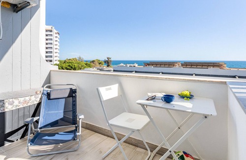 Torralta Apartamento | ALTIDO Lovely 1-bed flat w/ balcony overlooking the sea