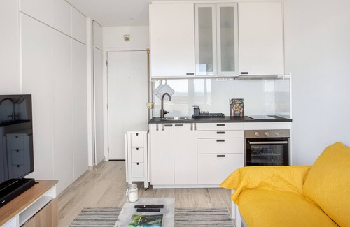 Torralta Apartamento | ALTIDO Lovely 1-bed flat w/ balcony overlooking the sea