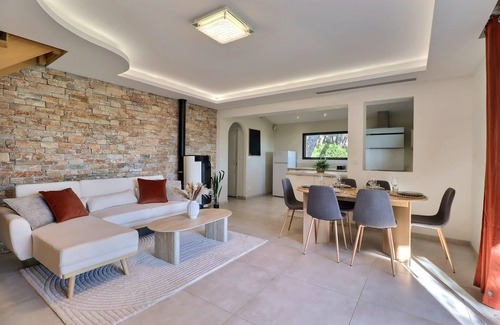 Ventabren Casa | Villa Altinea – Family Home with Infinity Pool