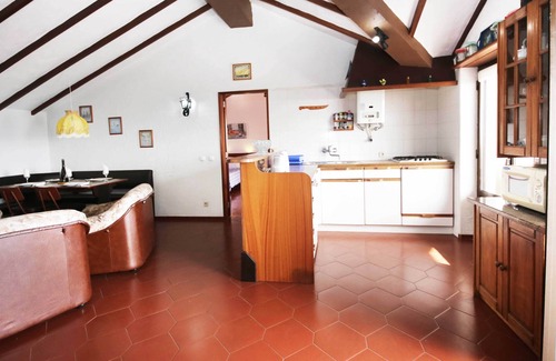Ericeira Apartamento | Alto da Pirica 2: Top floor apartment in the center, terrace, sea view & barbecue