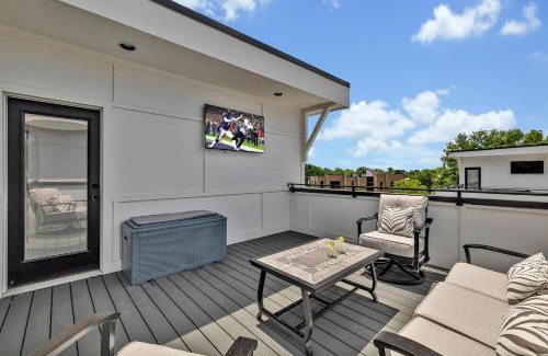Berry Hill Casa | Alto-Private Rooftop Deck-8 Mins to Broadway