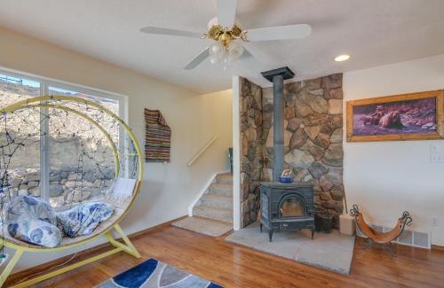 Long Valley Junction Casa | Alton Cabin with Deck about 2 Mi to Dixie Natl Forest!