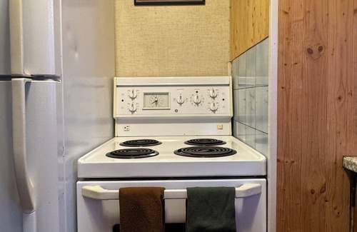 Wasaga Beach Cabaña | Alton Lodges