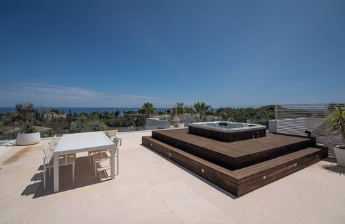 Marbella Villa | Altos Puente Romano, Marbella