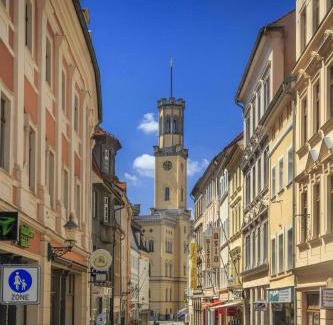 Zittau Apartamento | Altstadt Apartment Zittau - stilvolle familienfreundliche Ferienwohnung 78qm am Zittauer Museum und Zittauer Gebirge im Herzen der Oberlausitz mit eigenem Parkplatz ideal zum Wandern im Dreiländereck