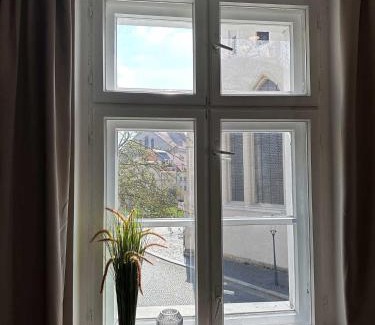 Zittau Apartamento | Altstadt Apartment Zittau - stilvolle familienfreundliche Ferienwohnung 78qm am Zittauer Museum und Zittauer Gebirge im Herzen der Oberlausitz mit eigenem Parkplatz ideal zum Wandern im Dreiländereck