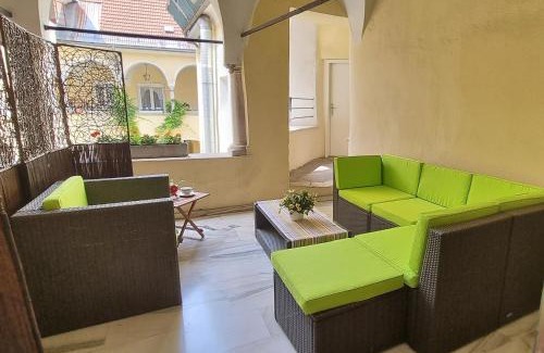 Sankt Veit an der Glan Apartamento | Altstadtjuwel mit Sauna