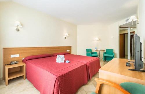 Carihuela Hotel | Aluasun Lago Rojo - Adults recommended
