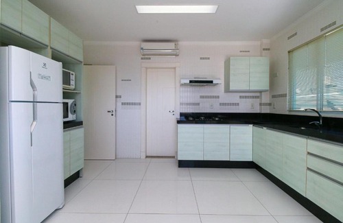 Bombas Apartamento | Aluguel Cobertura 4 suítes Vista Mar Jacuzzi Bombas SC