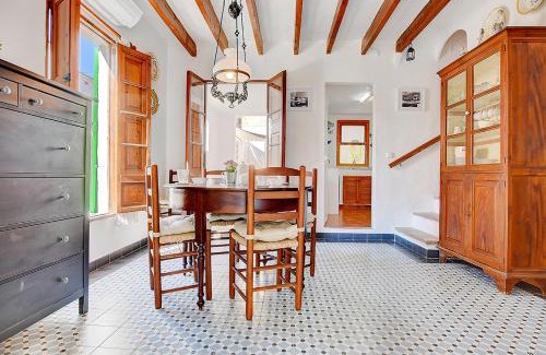 Porto Cristo Casa | Alvaro Oliver House by Slow Villas
