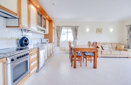 Alvor Condominio | Alvor Vila Marachique Apartment with exterior pool