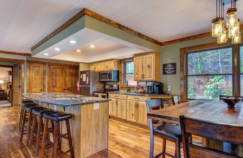 Gatlinburg - Pigeon Forge Cabina | Always an Adventure by Jackson Mountain Rentals