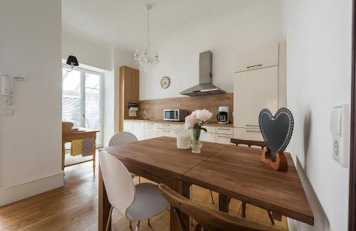 Altstadt Apartamento | Am Puls der größten Stadt am See