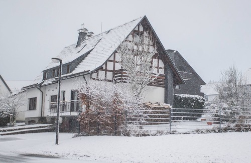 Winterberg Cabaña | Am Südhang apartment 28 | Cozy holiday home in Winterberg with panoramic view