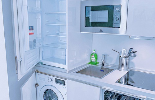 De Angeli Apartamento | AM65 SUITE - 16 min Duomo +Terrazzo + Parcheggio
