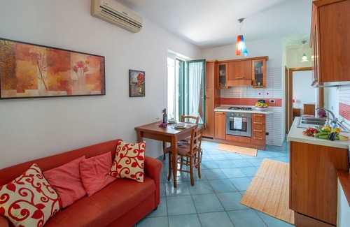 San Michele Apartamento | Amalfi Coast Apartment "Bouganvillea"