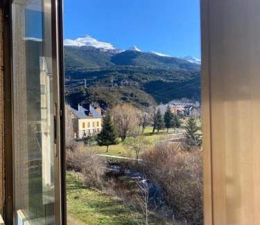 Villanua Apartamento | Amanecer en Collarada