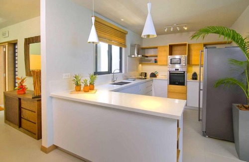 Pereybere Apartamento | Amaranth I: Three bedroom beach apartment with rooftop pool