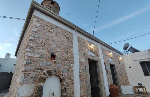 Asklipiio Apartamento | Amarantos-Traditional Village House-Apollona