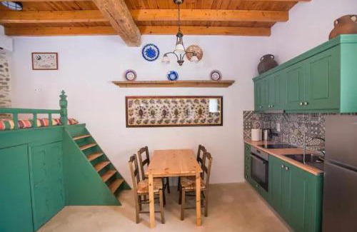 Asklipiio Apartamento | Amarantos-Traditional Village House-Apollona