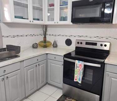 Dover Apartamento | Amaryl The Dream St Lawrence Gap 2BR condo with pool